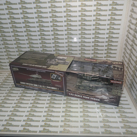 Forces of Valor 801013B - 1/32 Scale - Soviet T34-85 Medium Tank (with night weathering & city battle effect) Scale Model Replica