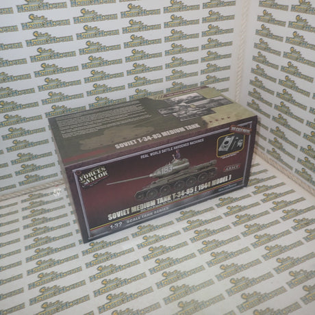 Forces of Valor 801013B - 1/32 Scale - Soviet T34-85 Medium Tank (with night weathering & city battle effect) Scale Model Replica