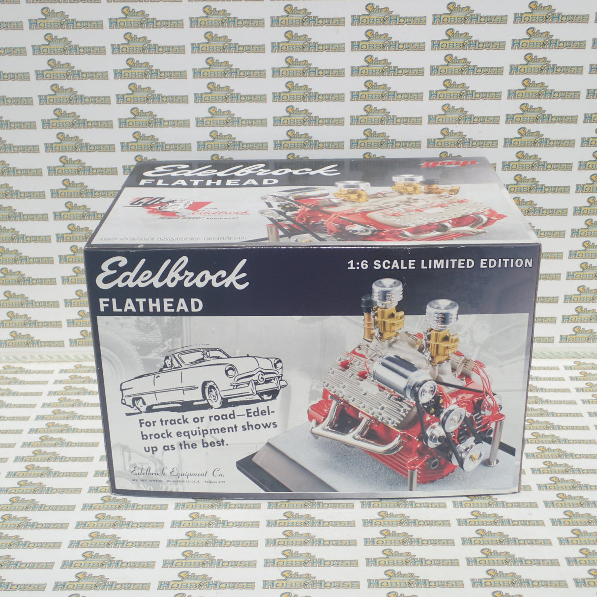 GMP G0602905 - 1:6 Scale Ford 24 Stud Flathead Edelbrock Show Engine in Acrylic Case