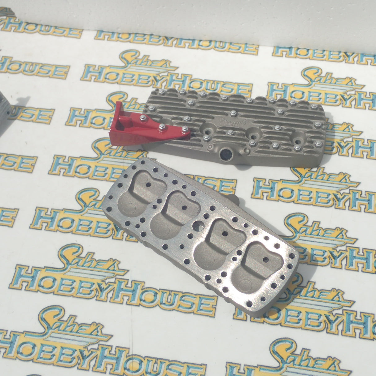 GMP G0602905 - 1:6 Scale Ford 24 Stud Flathead Edelbrock Show Engine in Acrylic Case