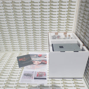 GMP G0602905 - 1:6 Scale Ford 24 Stud Flathead Edelbrock Show Engine in Acrylic Case