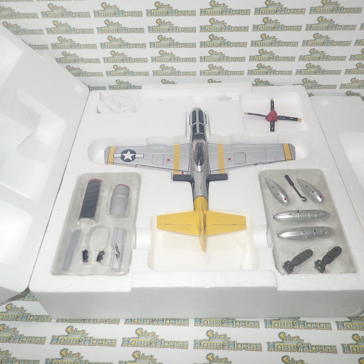 GMP G3502008 - 1/35 ScaleP-51D Mustang 44-13298 - Marie Die-Cast Plane