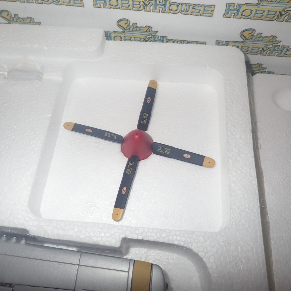 GMP G3502008 - 1/35 ScaleP-51D Mustang 44-13298 - Marie Die-Cast Plane