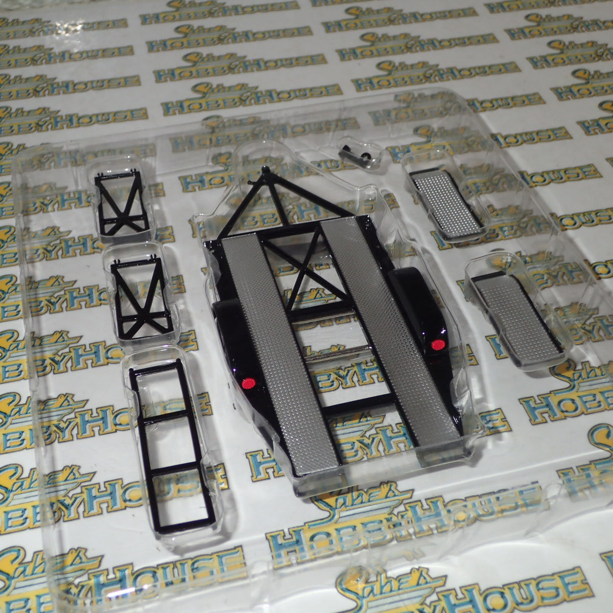 GMP 14302 – 1/43 Scale – GMP TANDEM CAR TRAILER WITH TIRE RACK - CHEVROLET - Diecast Model Replica