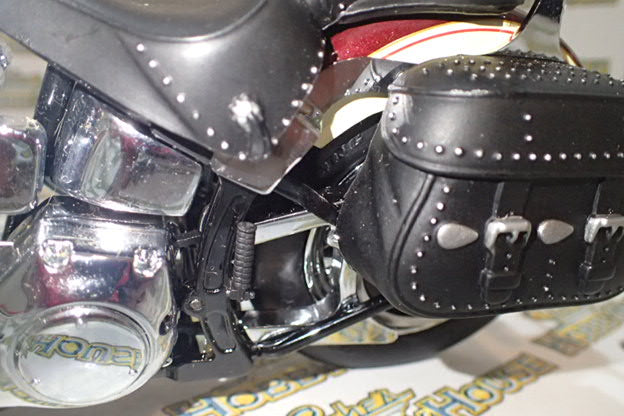 Franklin Mint HDHSC-FM - 1:10 Harley-Davidson Heritage Softail Classic Diecast Replica