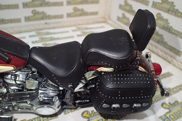 Franklin Mint HDHSC-FM - 1:10 Harley-Davidson Heritage Softail Classic Diecast Replica