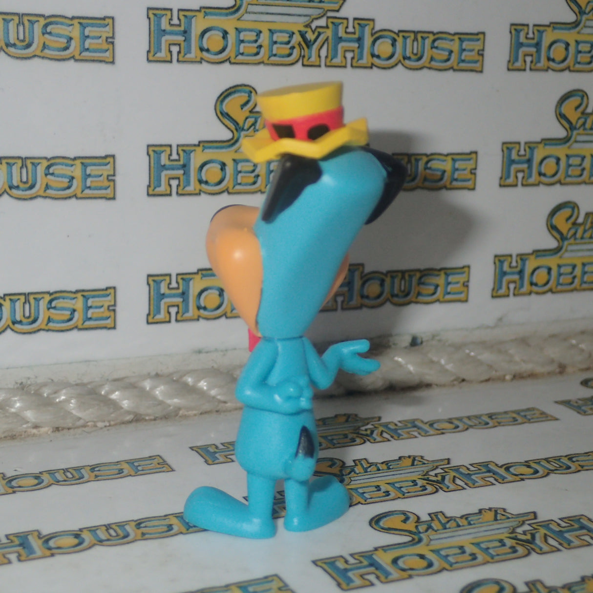 Funko Exclusive DRM171116 HH E – Looney Tunes Huckleberry Hound 1/12 Vinyl Figure