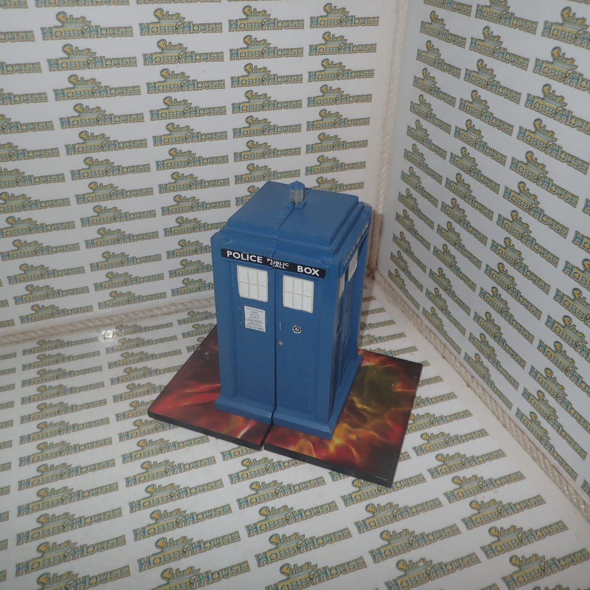 IKON Collectables IKO0571 - BBC Doctor Who Tardis Bookend Set