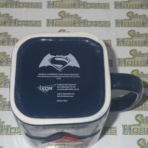 Ikon Collectables IKO0762 Batman v Superman: Dawn of Justice Batman v Superman 3D Logo Mug