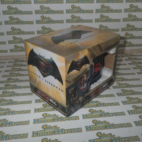 Ikon Collectables IKO0762 Batman v Superman: Dawn of Justice Batman v Superman 3D Logo Mug