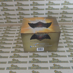 Ikon Collectables IKO0762 Batman v Superman: Dawn of Justice Batman v Superman 3D Logo Mug