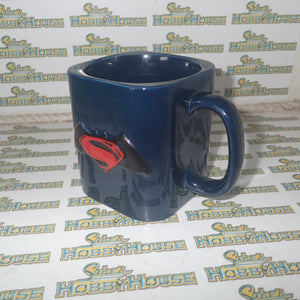 Ikon Collectables IKO0762 Batman v Superman: Dawn of Justice Batman v Superman 3D Logo Mug