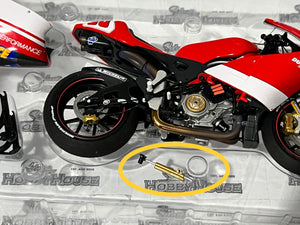 MINICHAMPS 122 031495 -D 1/12 DUCATI DESMO 16 1.GP VICTORY 'DIRT' L.CAPIROSSI 2003