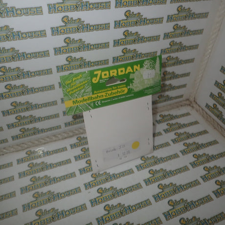 Jordan - HO/00 Scale - Wooden Fort/Lookout & Tree