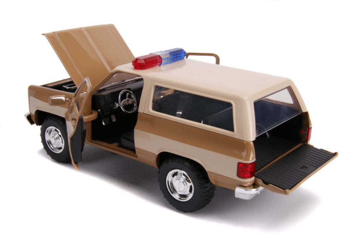 Jada Toys 31111 - 1/24 Scale - Hollywood Rides Series - Stranger Things - Hopper's Chevy Blazer with Police Badge Diecast Scale Model Replica