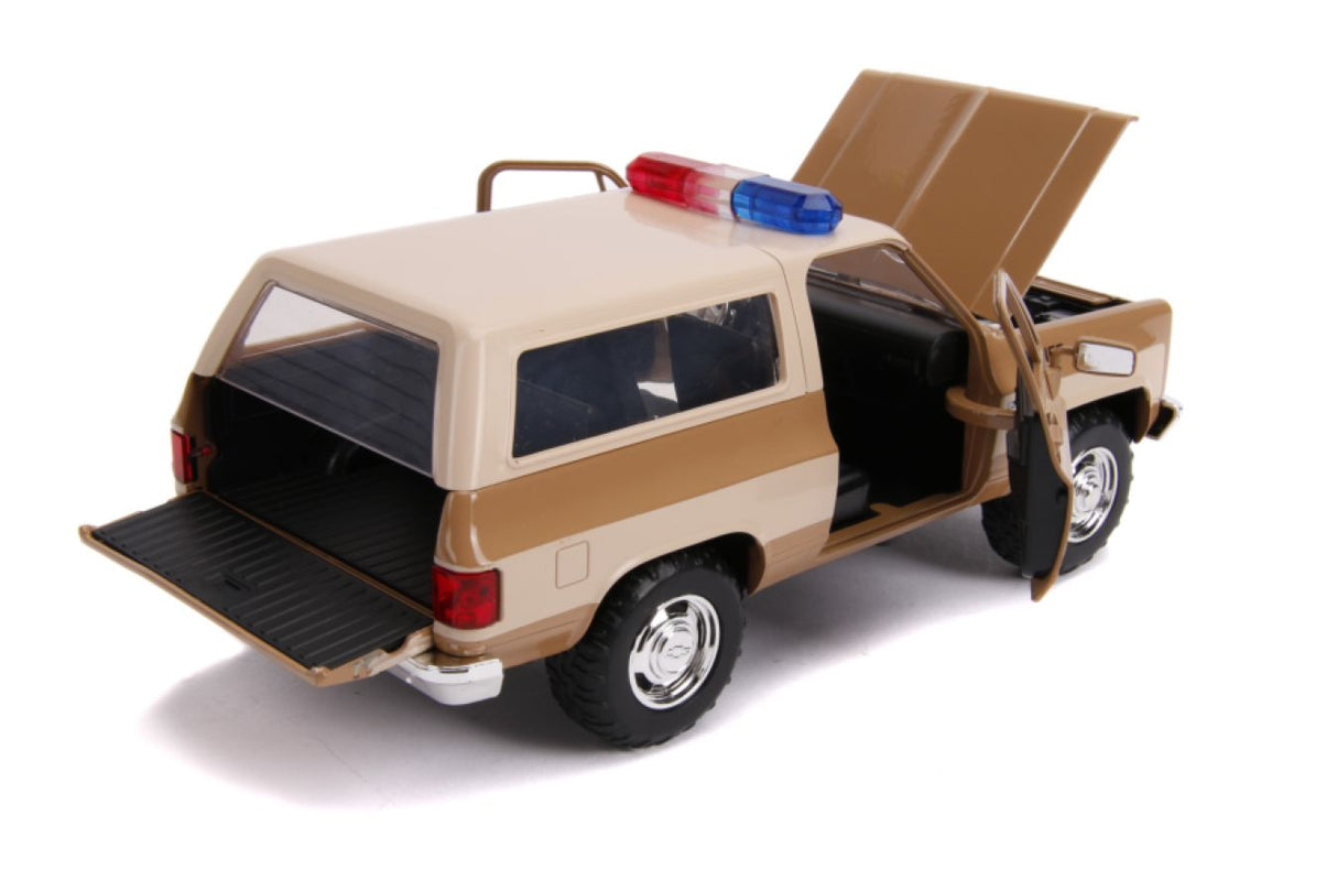 Jada Toys 31111 - 1/24 Scale - Hollywood Rides Series - Stranger Things - Hopper's Chevy Blazer with Police Badge Diecast Scale Model Replica
