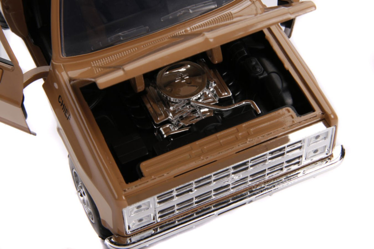 Jada Toys 31111 - 1/24 Scale - Hollywood Rides Series - Stranger Things - Hopper's Chevy Blazer with Police Badge Diecast Scale Model Replica