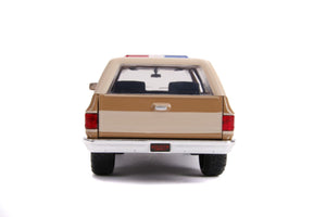Jada Toys 31111 - 1/24 Scale - Hollywood Rides Series - Stranger Things - Hopper's Chevy Blazer with Police Badge Diecast Scale Model Replica
