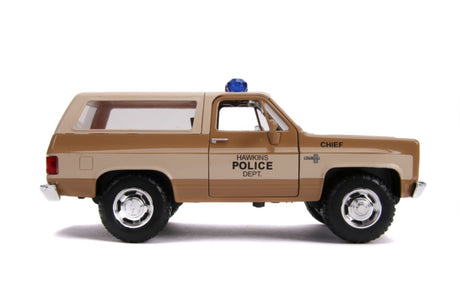 Jada Toys 31111 - 1/24 Scale - Hollywood Rides Series - Stranger Things - Hopper's Chevy Blazer with Police Badge Diecast Scale Model Replica