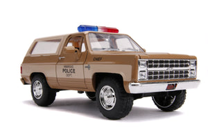 Jada Toys 31111 - 1/24 Scale - Hollywood Rides Series - Stranger Things - Hopper's Chevy Blazer with Police Badge Diecast Scale Model Replica