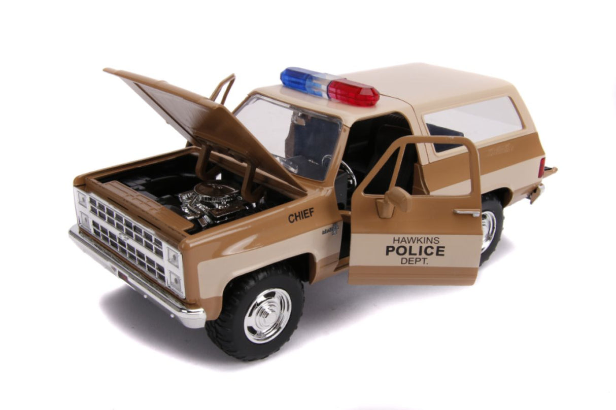 Jada Toys 31111 - 1/24 Scale - Hollywood Rides Series - Stranger Things - Hopper's Chevy Blazer with Police Badge Diecast Scale Model Replica