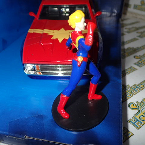 Jada JAD31193 - 1/24 Scale Marvel Comics - Captain Marvel 1973 Ford Mustang Mach 1 Hollywood Ride