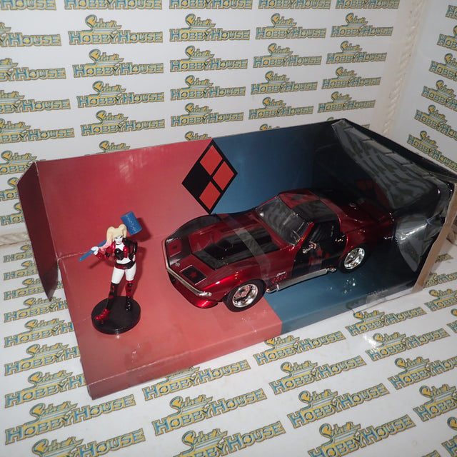 Jada JAD31196 - 1/24 Scale Hollywood Ride Harley Quinn & 1969 Corvette Stingray Diecast Scale Model Replica
