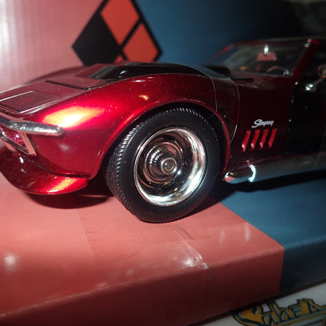 Jada JAD31196 - 1/24 Scale Hollywood Ride Harley Quinn & 1969 Corvette Stingray Diecast Scale Model Replica