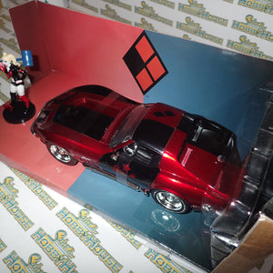 Jada JAD31196 - 1/24 Scale Hollywood Ride Harley Quinn & 1969 Corvette Stingray Diecast Scale Model Replica