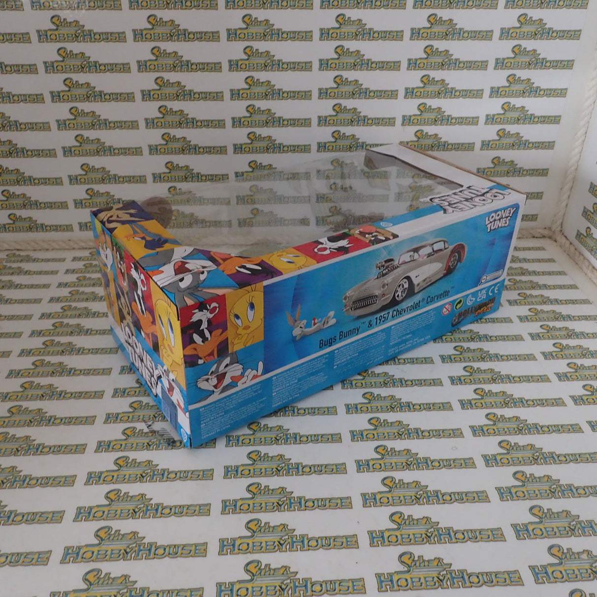 Jada Toys JAD32390 - Looney Tunes 57 Chevrolet Corvette with Bugs Bunny 1:24 Scale