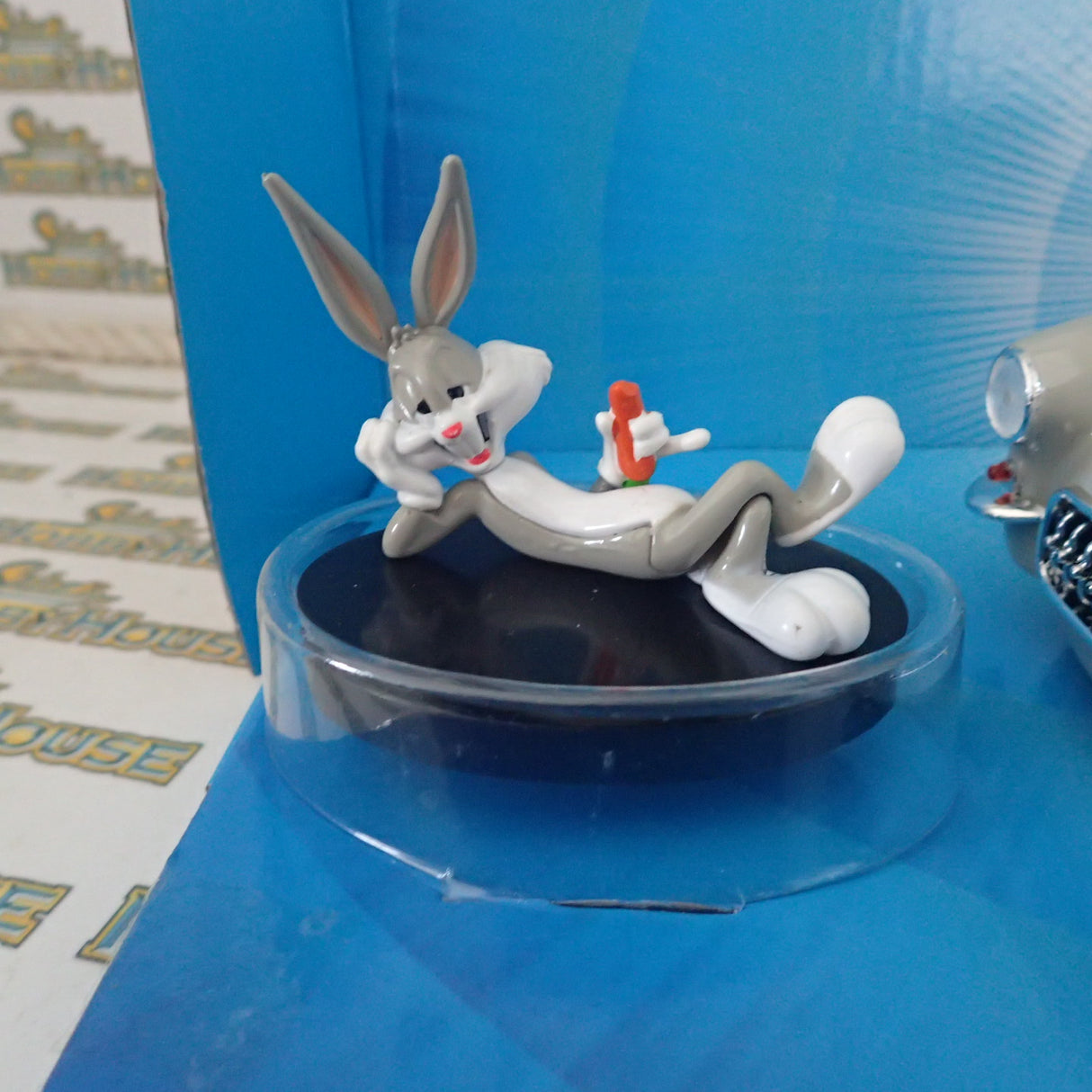 Jada Toys JAD32390 - Looney Tunes 57 Chevrolet Corvette with Bugs Bunny 1:24 Scale