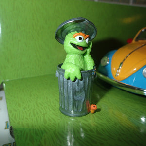 Jada JAD32801 - 1/24 Scale Sesame St - 1959 VW Beetle HR w/Oscar Diecast Scale Model Replica