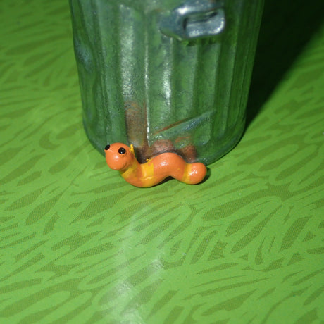 Jada JAD32801 - 1/24 Scale Sesame St - 1959 VW Beetle HR w/Oscar Diecast Scale Model Replica