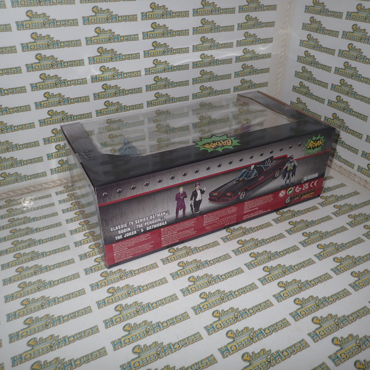 Jada Toys JAD33737 - 1/24 Scale Batman (TV) - Classic Batmobile with 4 Figures 1:24 Scale Set Diecast Model Replica
