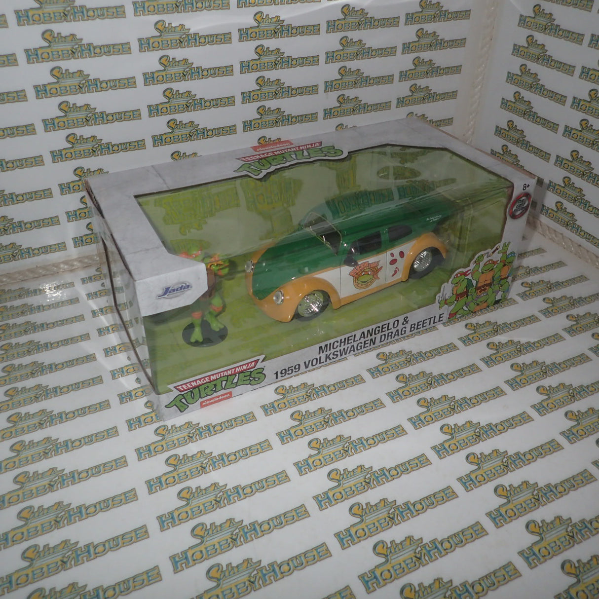 Jada Toys JAD33741 - 1/24 Scale Teenage Mutant Ninja Turtles (TV 1987) VW Beetle with Michelangelo Diecast Model Replica