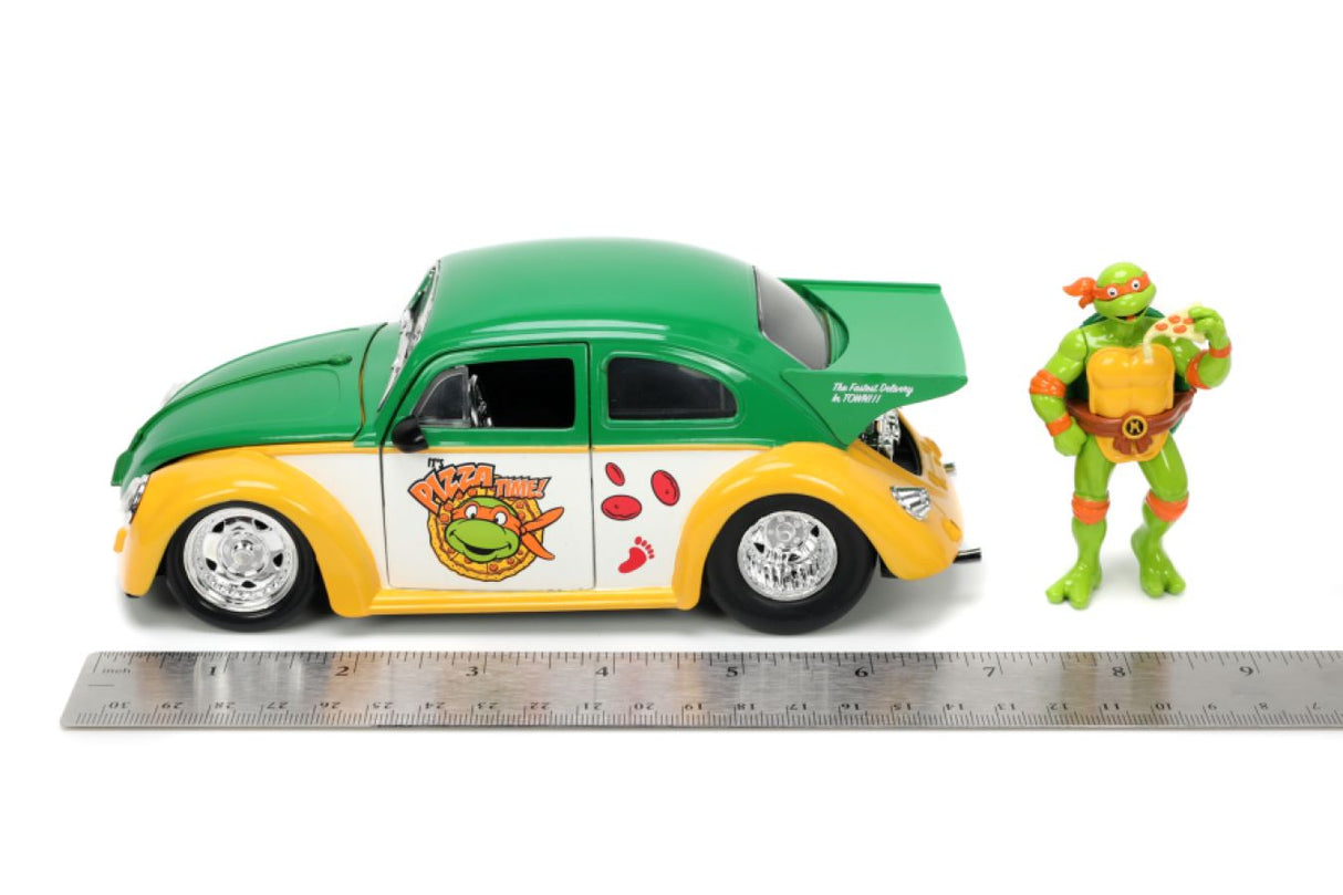 Jada Toys JAD33741 - 1/24 Scale Teenage Mutant Ninja Turtles (TV 1987) VW Beetle with Michelangelo Diecast Model Replica