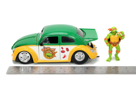 Jada Toys JAD33741 - 1/24 Scale Teenage Mutant Ninja Turtles (TV 1987) VW Beetle with Michelangelo Diecast Model Replica
