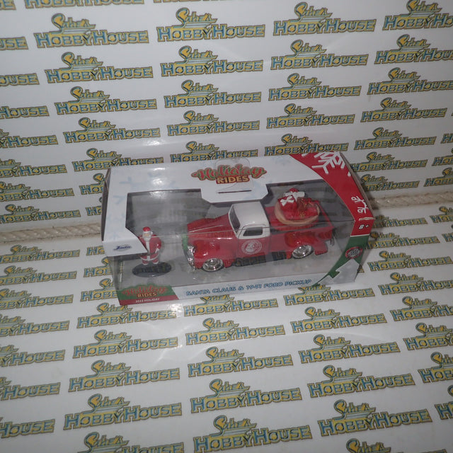 Jada 34279- 1/32 Scale Holiday Rides Santa & 1941 Ford Pickup Truck Diecast Scale Model Replica