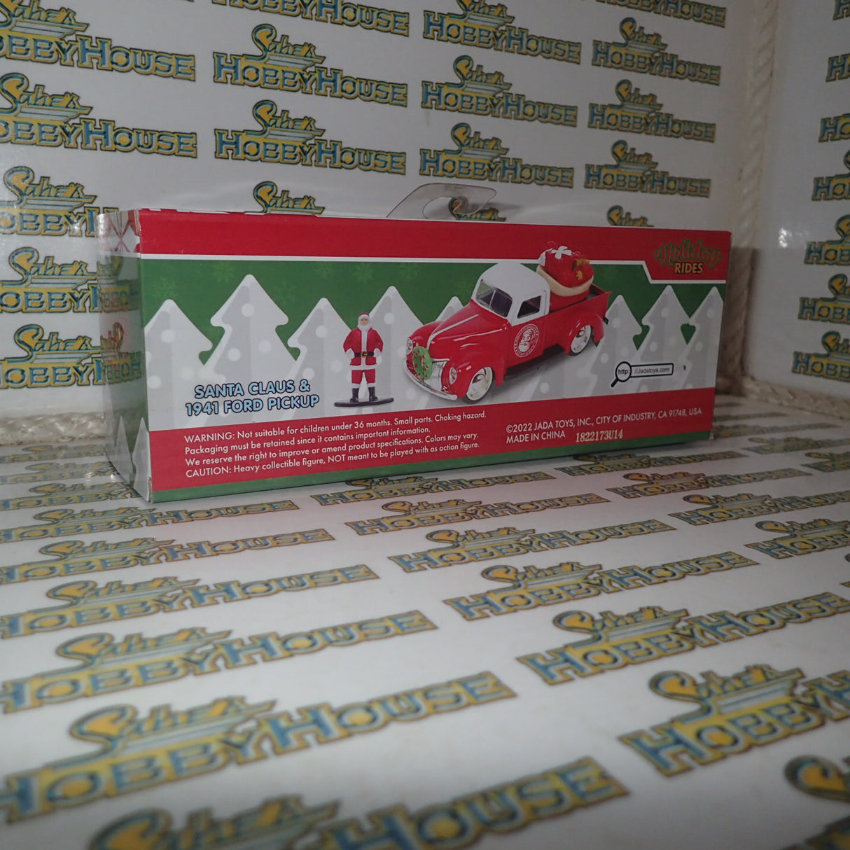 Jada 34279- 1/32 Scale Holiday Rides Santa & 1941 Ford Pickup Truck Diecast Scale Model Replica