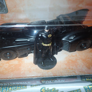 Jada Toys 98260 - Batman (1989) - Batmobile 1:24 with Batman Diecast Model Replica