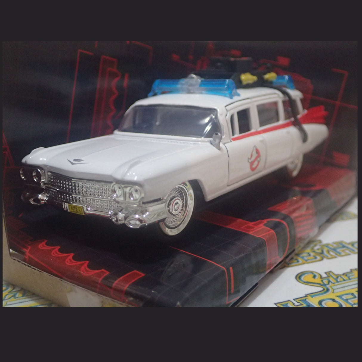 Jada 99748- 1/32 Scale Ghostbusters - ECTO-1 Diecast Scale Model Replica
