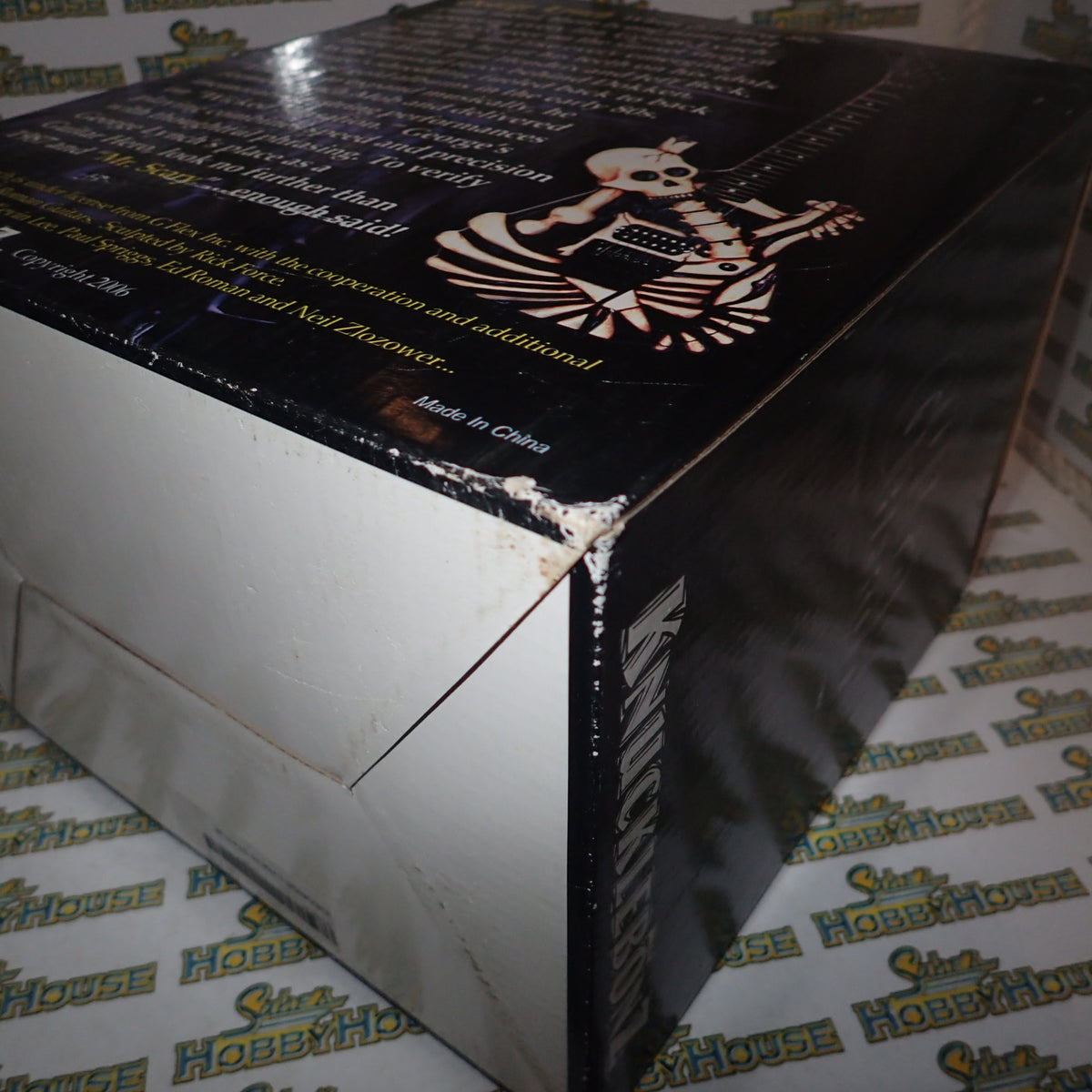 Knucklebonz Rock Iconz KBGL100 - George Lynch Statue Skull Bones Guitar LTD and rare.