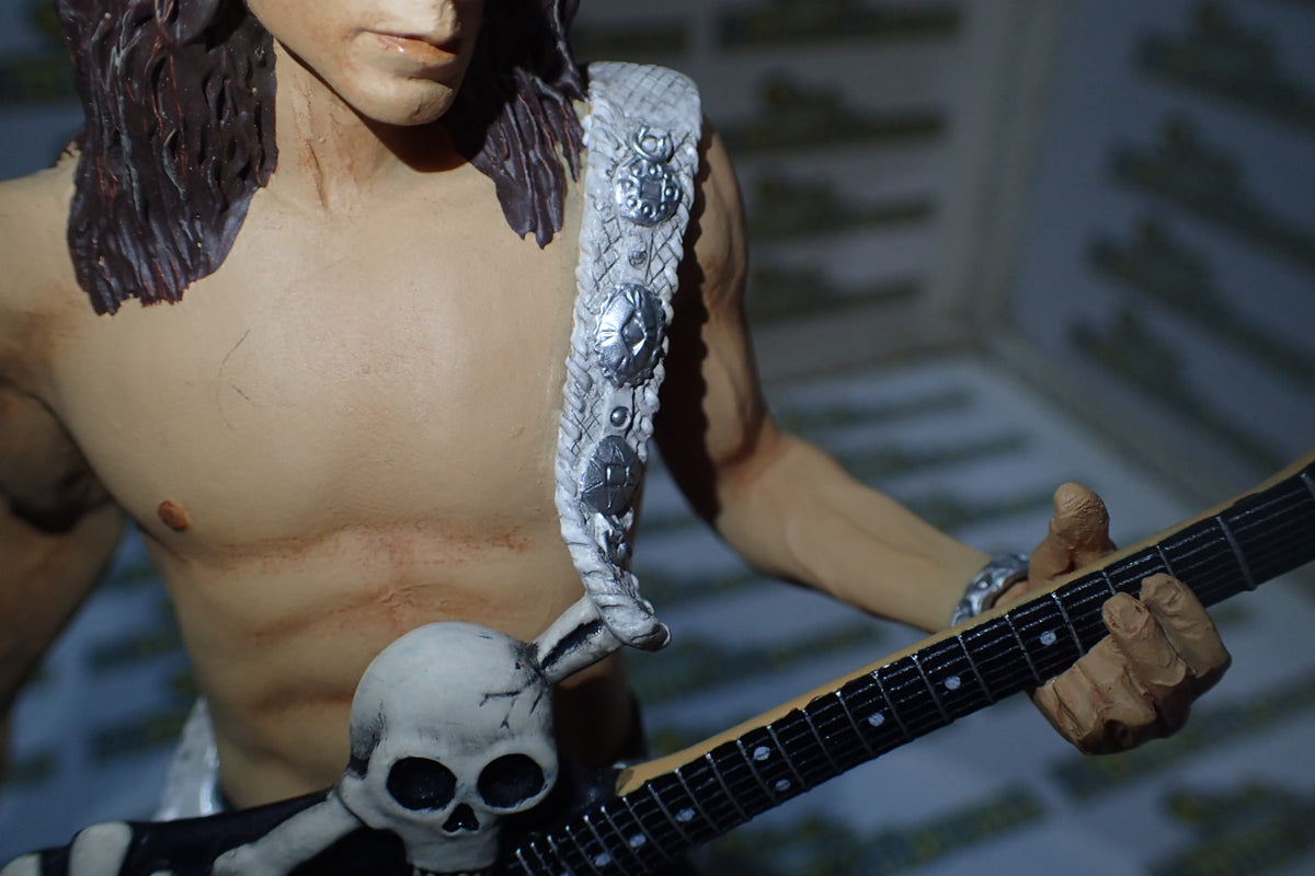Knucklebonz Rock Iconz KBGL100 - George Lynch Statue Skull Bones Guitar LTD and rare.