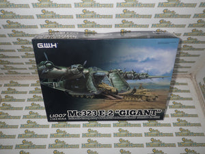 G.W.H. L1007- 1:144 Me 323 D-1 "Gigant" Sd.Kfz.250 & Panzer II Ausf.F