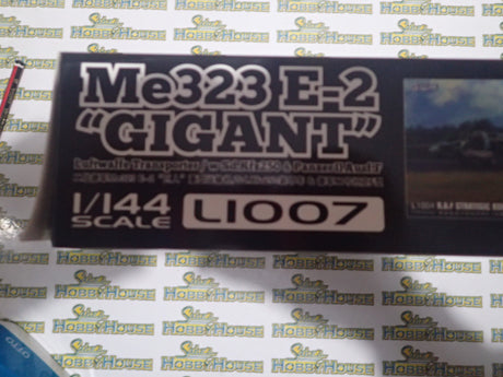 G.W.H. L1007- 1:144 Me 323 D-1 "Gigant" Sd.Kfz.250 & Panzer II Ausf.F