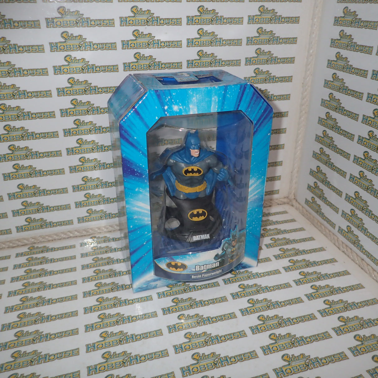 Monogram International Inc. MON45118 - Batman (comics) - Batman Resin Paperweight