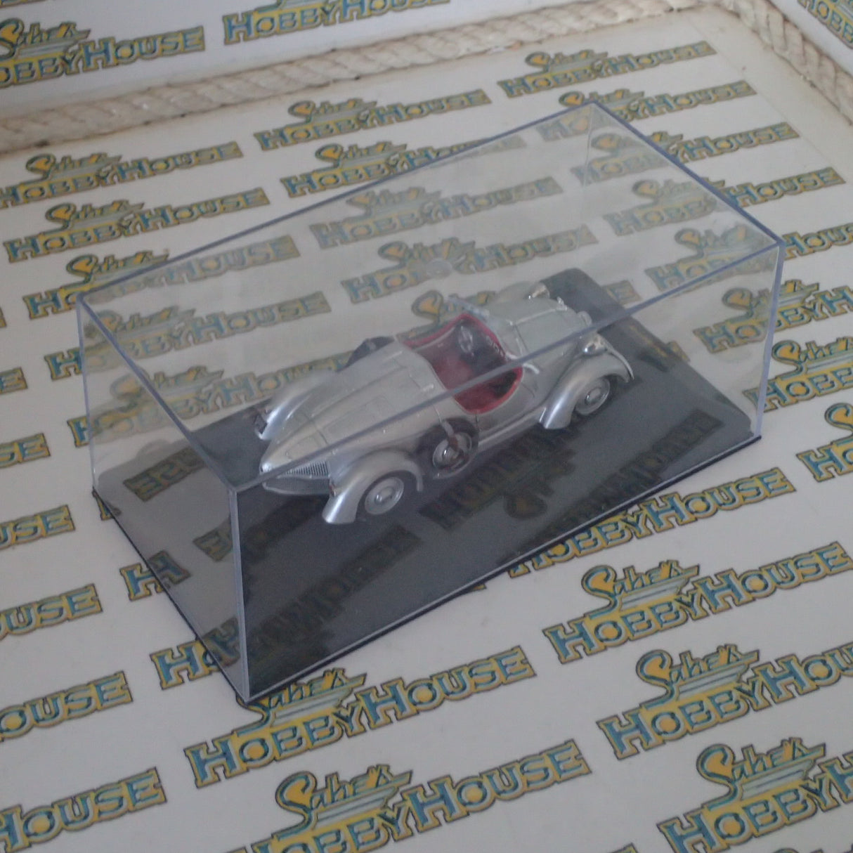 IXO Models MUS018 - IXO Museum Series 1/43 Scale - Mercedes 150 Sport Roadster 1935 Silver (with Red interior) Diecast Model Replica