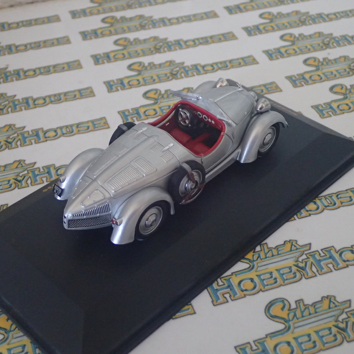 IXO Models MUS018 - IXO Museum Series 1/43 Scale - Mercedes 150 Sport Roadster 1935 Silver (with Red interior) Diecast Model Replica