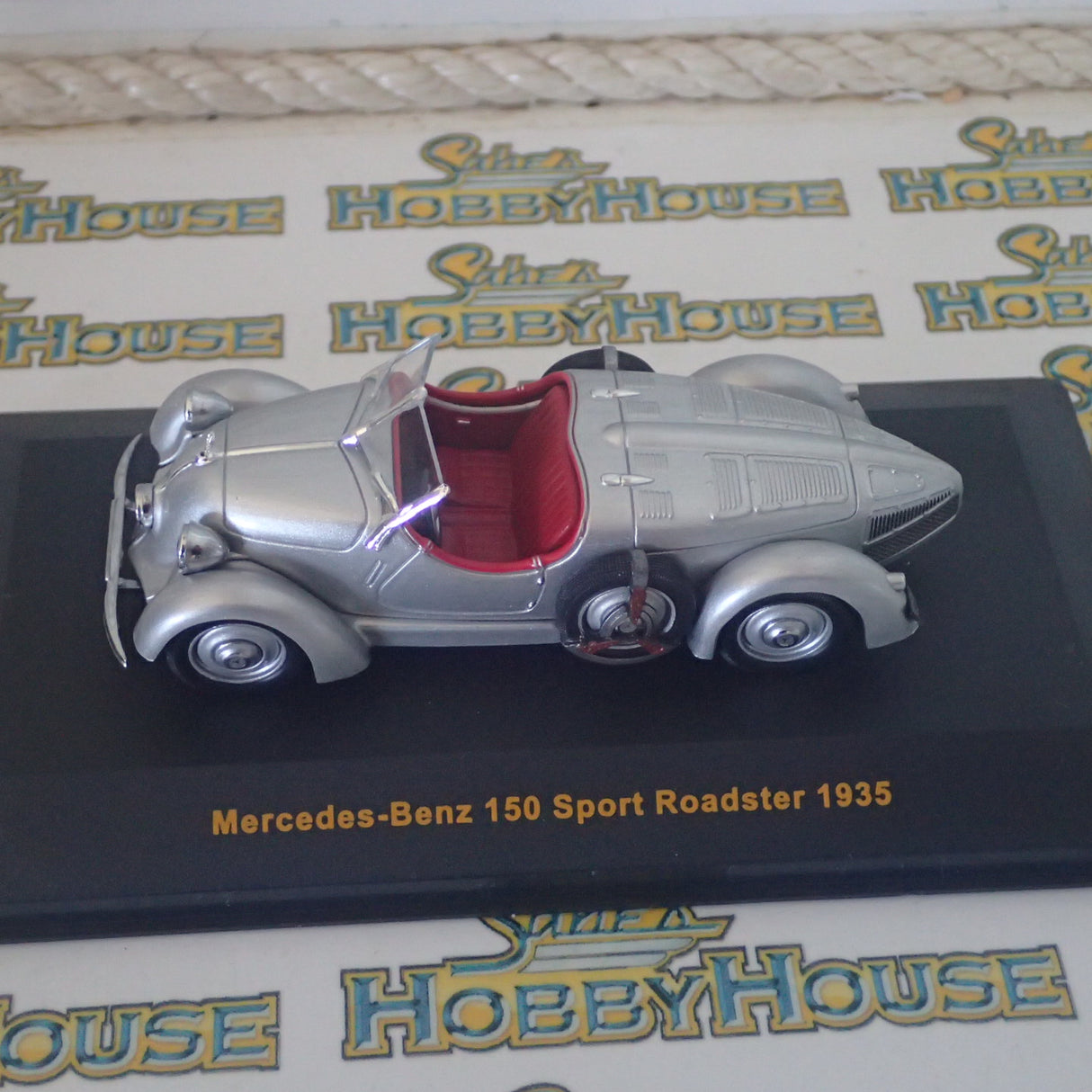 IXO Models MUS018 - IXO Museum Series 1/43 Scale - Mercedes 150 Sport Roadster 1935 Silver (with Red interior) Diecast Model Replica