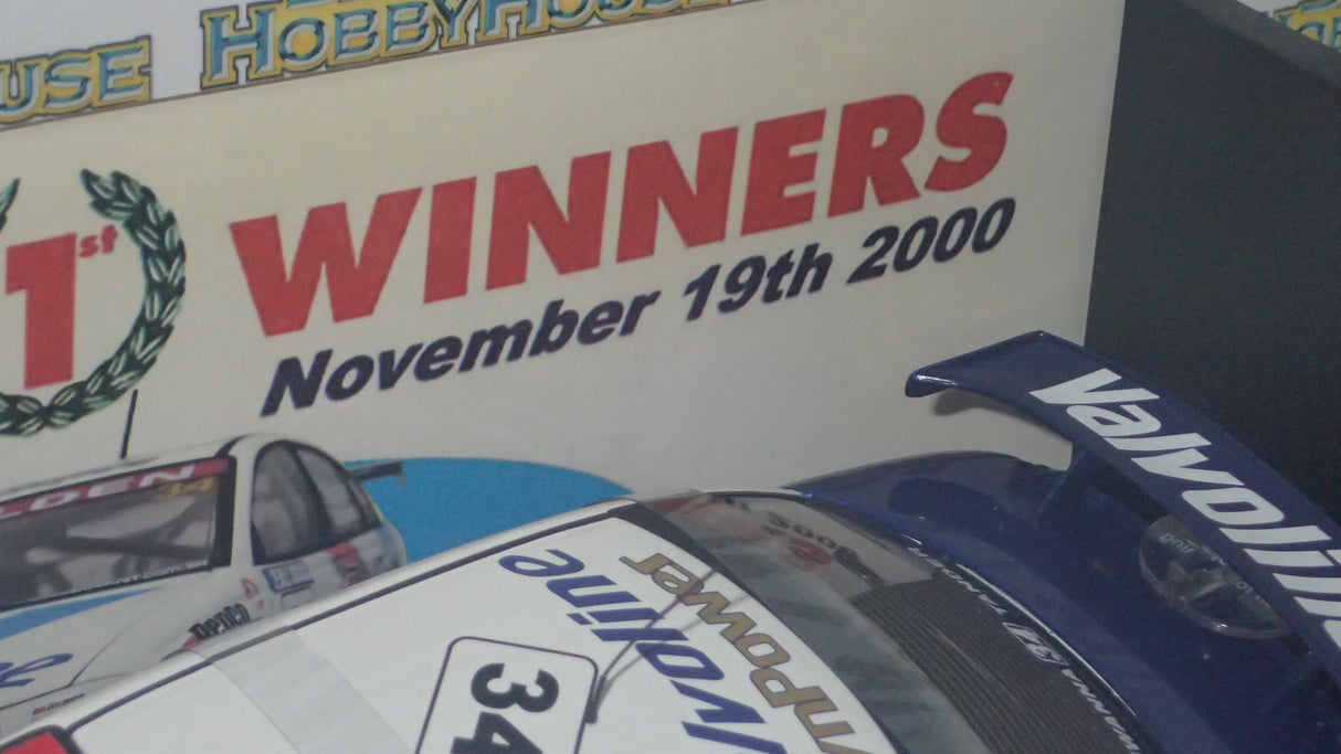 Biante/AutoArt - Diecast 1:18 2000 BATHURST WINNER HOLDEN VT COMMODORE TANDER / BARGWANNA